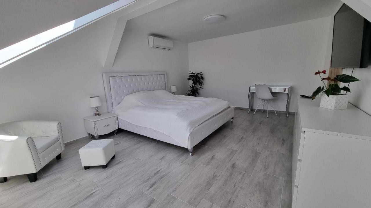 شقة Becsi Kapu Apartman Vác المظهر الخارجي الصورة